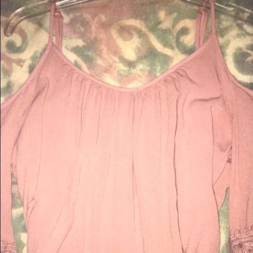 clothes - Picture 3 of 7